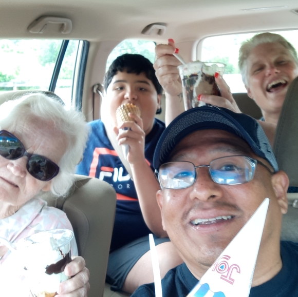 Meet your Posher, Beth - Picture 3 of 3